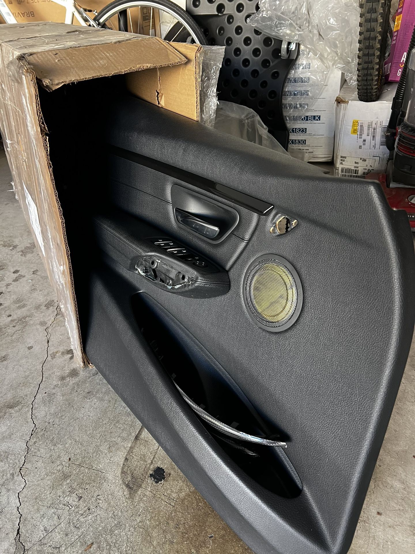 Title: BMW F30 3 Series Black Dakota Leather Door Panels w/Harman Kardon