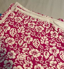 Pink Hawaiian hibiscus flower throw blanket