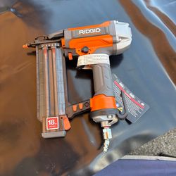 RIDGID 18-Gauge Brad Nailer