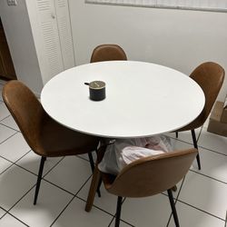 Dinning Table & Chairs