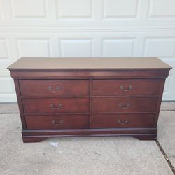 6 Drawer Dresser 58"L x 16"W x 33"H