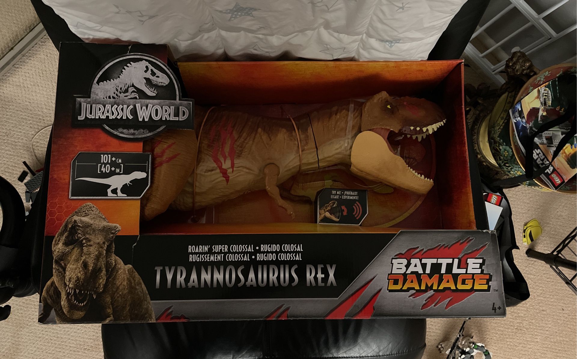 Jurassic World Roarin Super Colossal T Rex (battle damage) NEW!!!