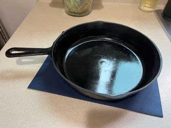 Vintage 10” Cast Iron Skillet Pan