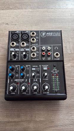 Mackie 402VLZ4 4-Channel Compact Audio Mixer