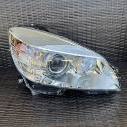 2008 2009 2010 2011 Mercedes-Benz C300 C350 W204 Right Passenger Side Xenon Headlight OEM
