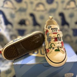 Little Boys Size 8 Converse Allstar Shoes 