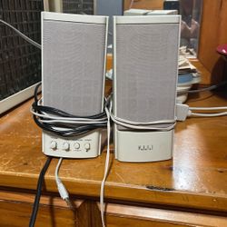2 Computer Speakers