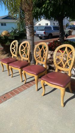 4 Wooden Chairs