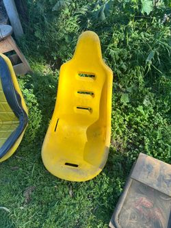Pair of bucket seats