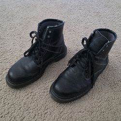 Dr. Martens Roseland Black Leather Boots (Men's)