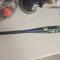 LIKE NEW DMARINI UPRISING-10 UPY-19.   26/16oz. $75 FIRM PRICE 