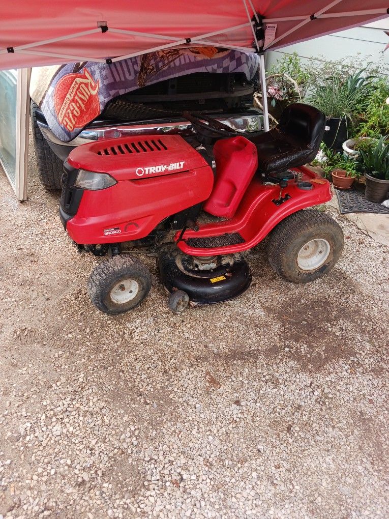 Troy Bilt 42 " Riding  Lawn Mower 