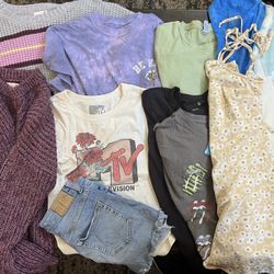 Womens Clothing Lot Of 11 Items! Size Small/Medium
