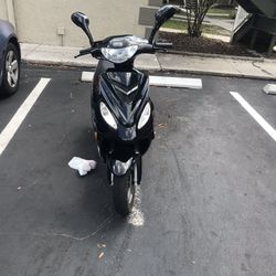Motor scooter