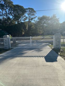 Electric gate stuck or not opening? Fast solution for motor, chain, and sensor issues