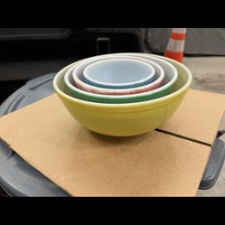 Pyrex Vintage Colored Bowl Set