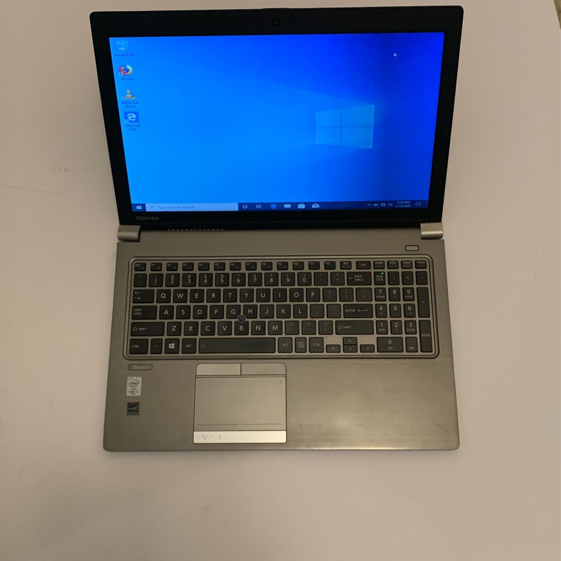 Toshiba TECRA Z50-A Laptop
