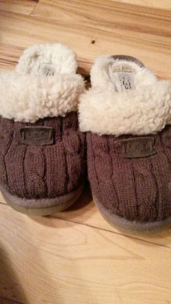 Brown ugg slippers