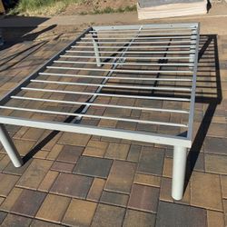 QUEEN BED FRAME FOR SALE🗣️‼️