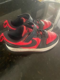 Nike Low-Top Sneakers Red and Black