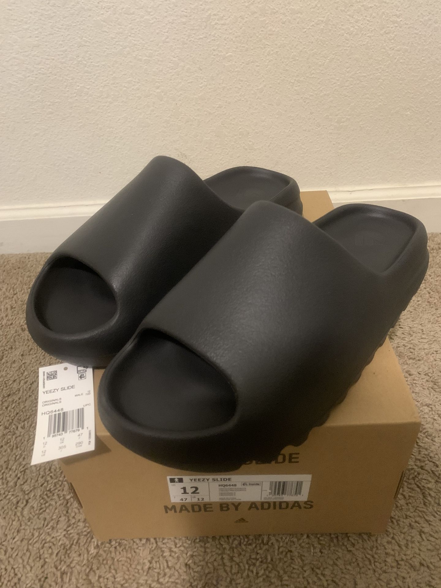 Yeezy Slide Onyx Size 12
