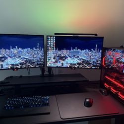 High End Gaming PC with High End Peripherals 