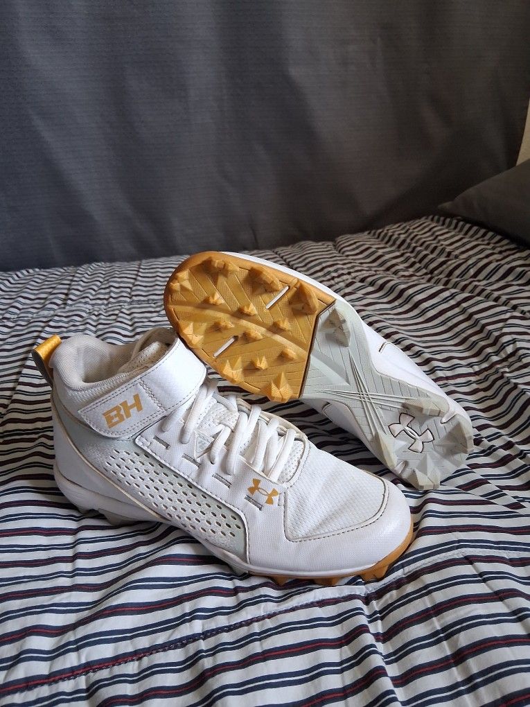 UnderArmour BH Baseball Cleats Big Kid Size  6.5