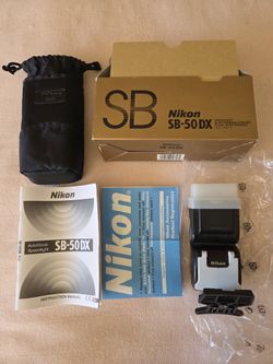 Nikon SB-50 DX Speedlight (Flash)