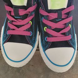 BNIB CONVERSE LOW TOP SHOES SIZE 1 $25 O.B.O