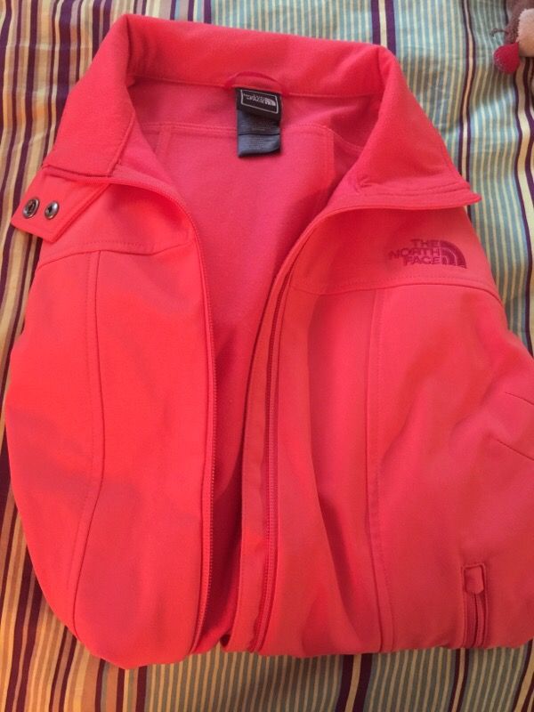 Small women's north face jacket awesome shape