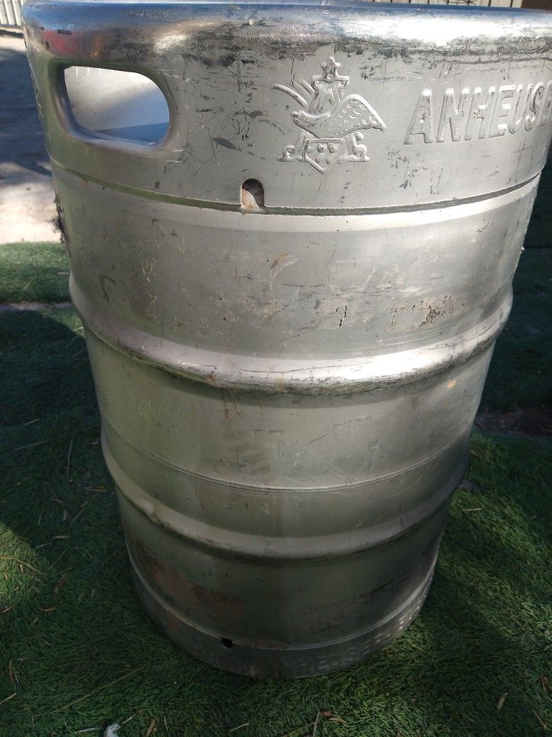 Barril Para Cerveza Grande,de Aluminio.para Barras O Fiestas.