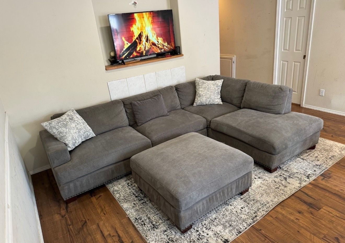 Very Beautiful Family Gray Couch 
