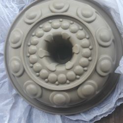 Pampered Chef Silicone King Cake Pan