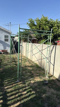 5’ w X 8’ h scaffold
