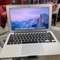 Apple MacBook Air 2012 , intel core i5 , 4GB ram, mcOS Catalina 