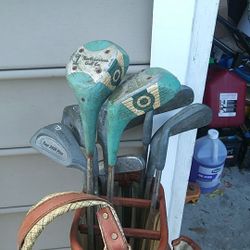 Club set and bag for sale