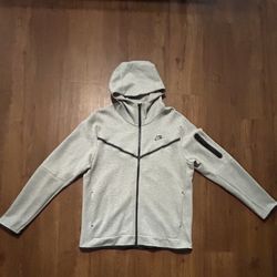 Gray Nike Tech Size M