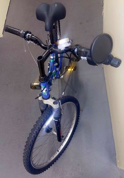 Mountain bicycle, 26" , with a suspension fork