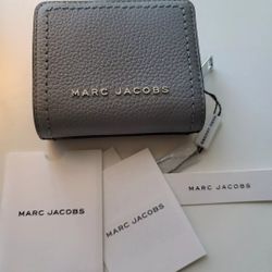 Marc Jacobs  Rock Grey Leather Bifold Small Zip Wallet  New With Tags Buy Before 2/22/25