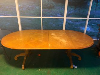 Mirabeau 9pc. Dining set with 2 leaves and 6 chairs