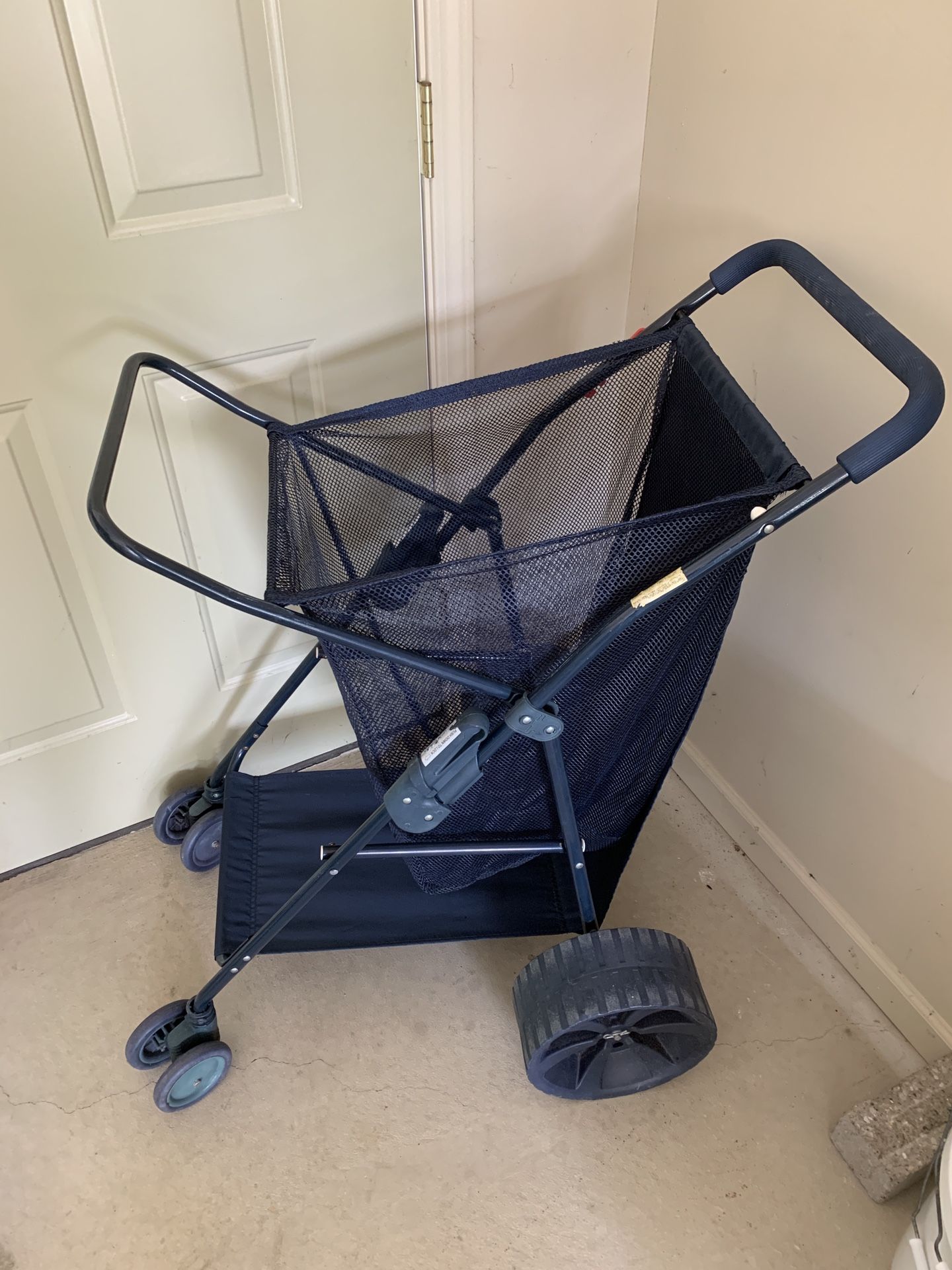 Wonder Wheeler Deluxe Beach Utility Cart