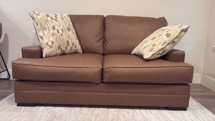 Ashley VillaCourt Caramel Loveseat – Like New – Model (contact info removed)