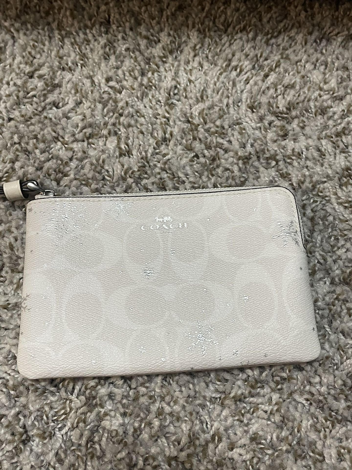 Coach White And Silver Snowflake Pattern Corner Zip Wristlet