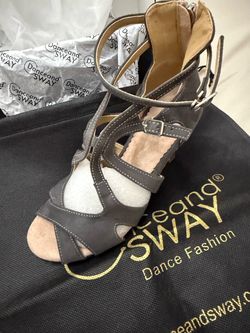 Salsa shoes size 5