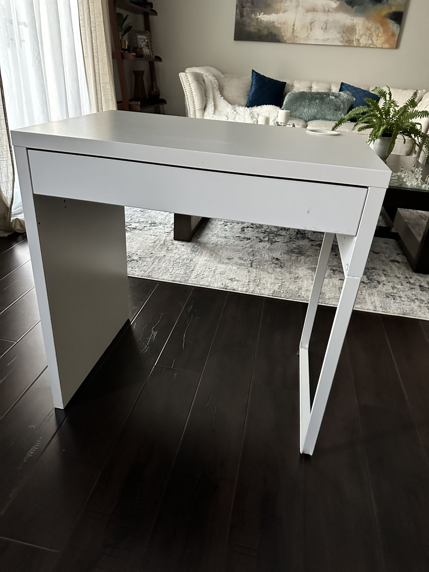IKEA MICKE desk