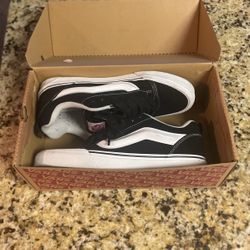 black n white knu scoo vans 