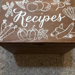 WOODEN RECIPE BOX