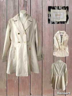 Elegant Beige Trench Coat with Leopard Print Lining