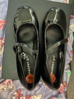 Black heels size 9 1/2