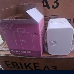 🧊 Mini Refrigerator – Brand New!
Perfect for small spaces, or spa use!

✅ 